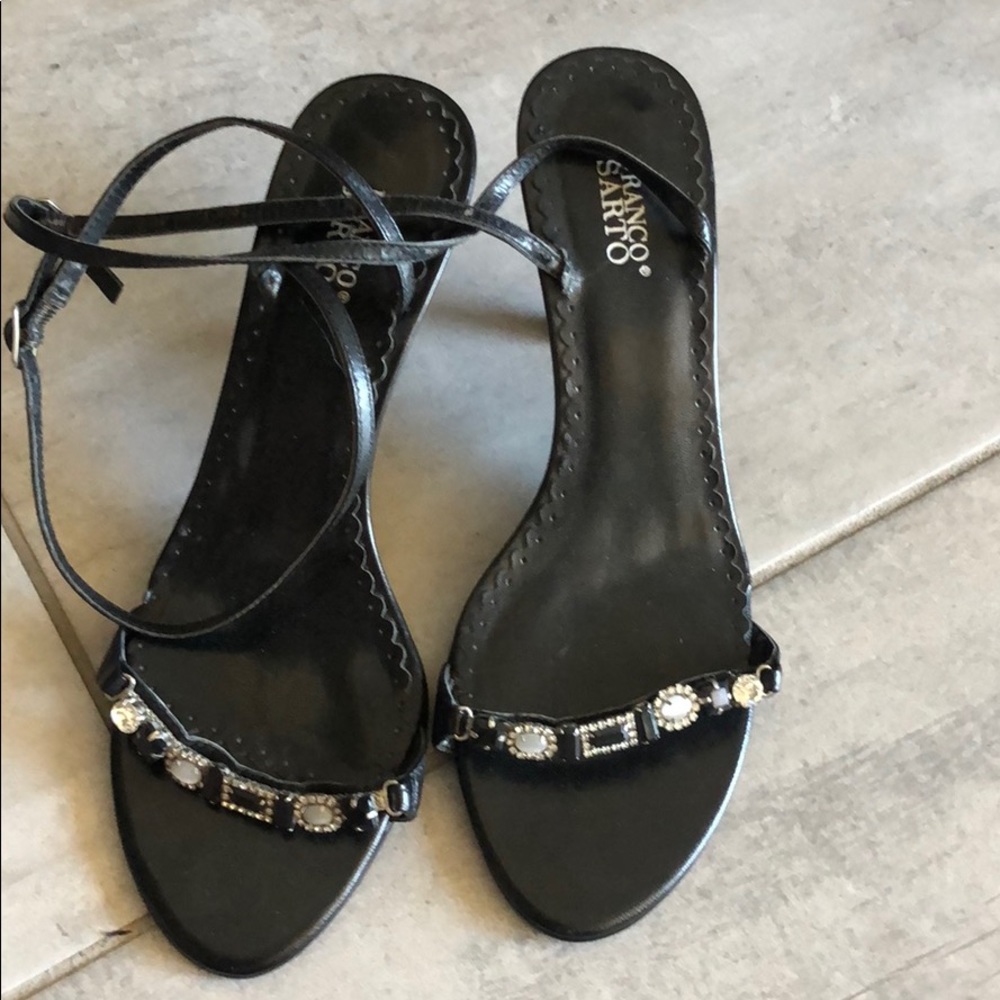 Black dress shoes